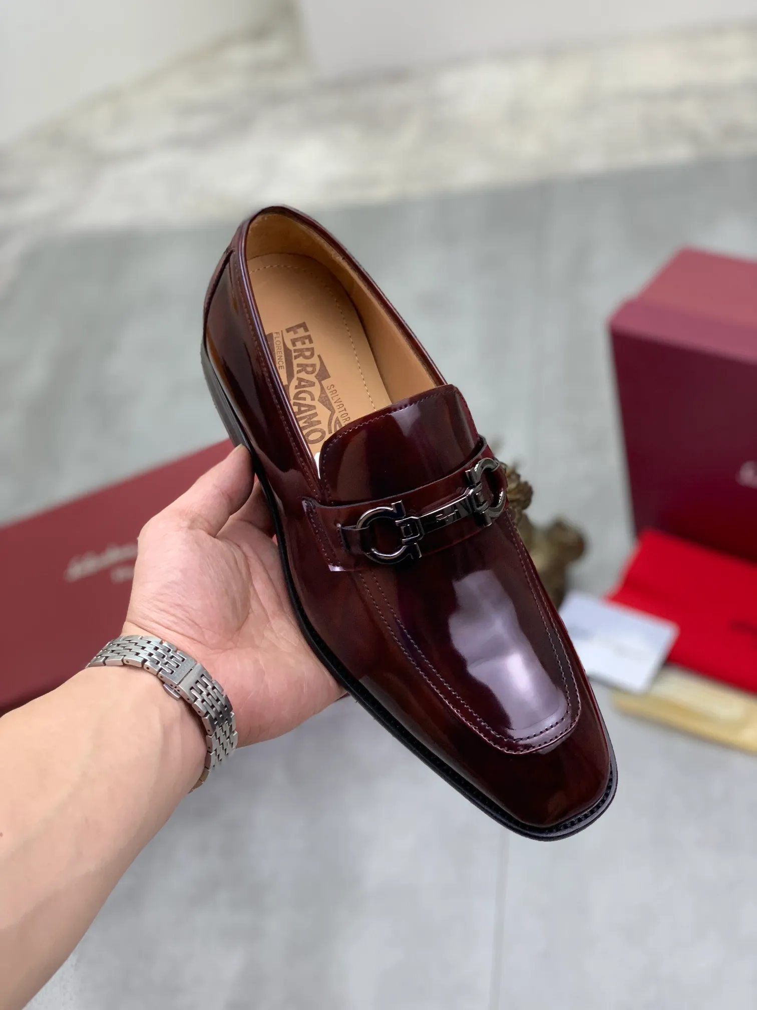 Men's men's shoes💰P460💰[New model]🆘 Water-dyed cow lining [Ferragamo] Ferragamo's latest men's over-the-foot business leather shoes🇨🇳Official website original 1:1 molding💯The first layer is made of Italian imported calfskin➕Luxurious genuine cowhide lining, soft and comfortable🌴High-end atmosphere, the first choice for high-grade men🍍38-45 Black Brown🉑️Select